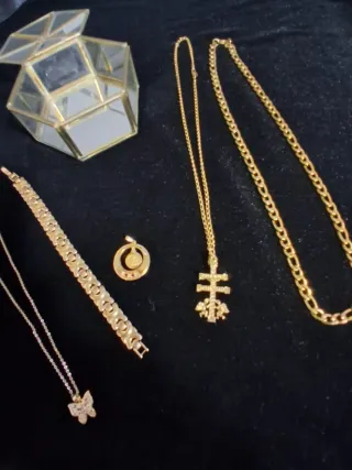 Set di gioielli e bijouterie antiche