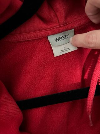 Chaqueta WESC Roja con Diseño Blanco
