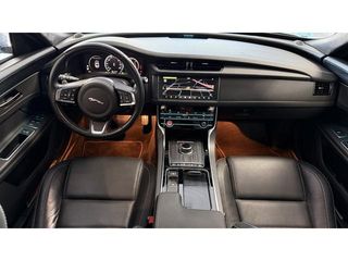 Jaguar XF 2.0 D I4 Chequered Flag Auto 132 kW (180 CV)
