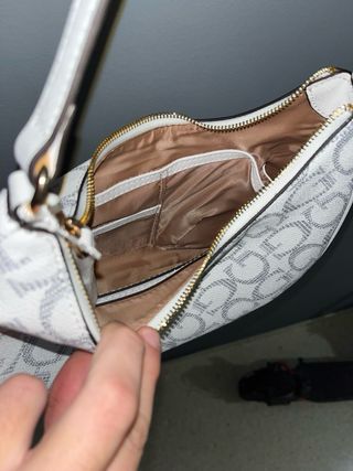 Bolso Guess Blanco con Logo G