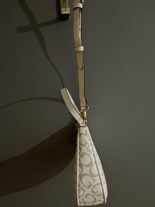 Bolso Guess Blanco con Logo G