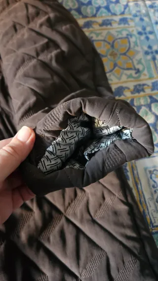 Piumino marrone con collo in pelliccia