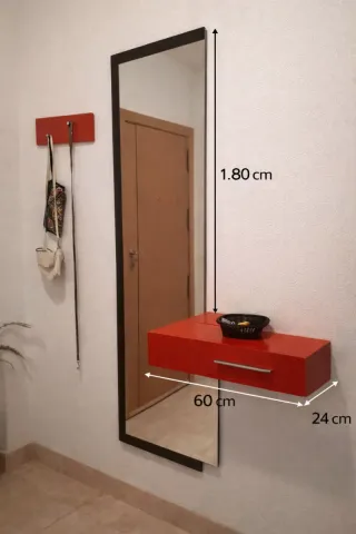 Conjunto recibidor espejo y balda roja
