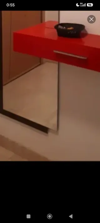 Conjunto recibidor espejo y balda roja