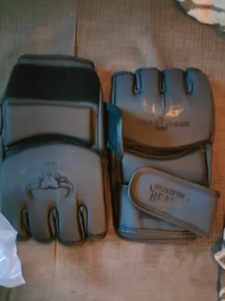 Arti Marziali Kung fu, scarpe, guanti e Nunchaku