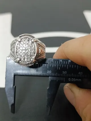 Anello uomo con zirconi
