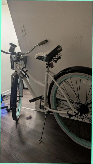 Bicicleta blanca estilo cruiser