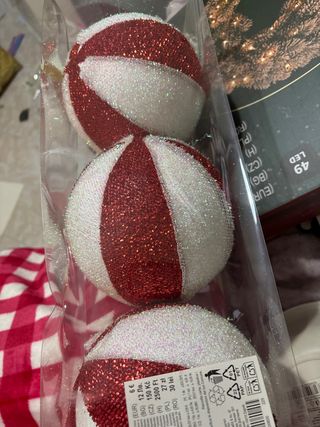 Bolas Navideñas Grandes Rayas Rojas y Blancas