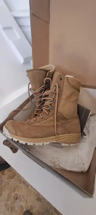 Anfibi beige/marrone