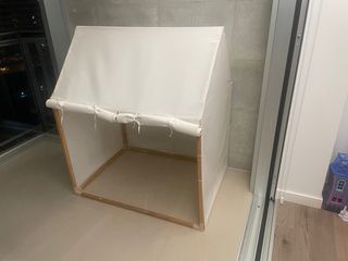 Casita de madera y tela para niños