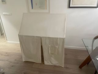 Casita de madera y tela para niños