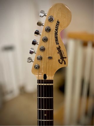 Guitarra Squier Affinity LPB Ltd Ed.