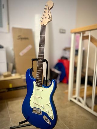 Guitarra Squier Affinity LPB Ltd Ed.