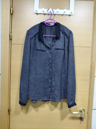 Blusa negra lunares blancos talla 40