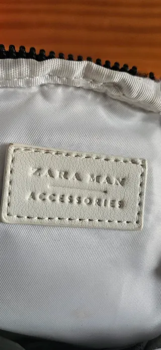 Bolso para móvil blanco y negro