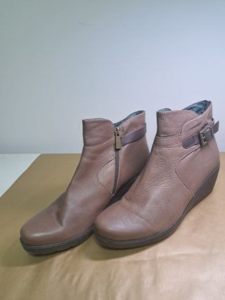 Botines cuña piel Patricia Miller T.40