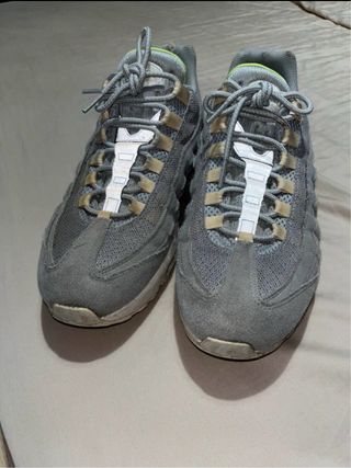 Nike Air Max 95 Cinza e Branco