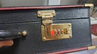 Maletín Polipiel Negro con Combinación