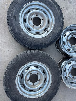 Llantas 15” desplazadas Lada Niva