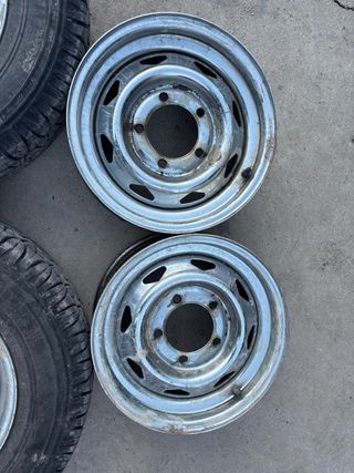 Llantas 15” desplazadas Lada Niva