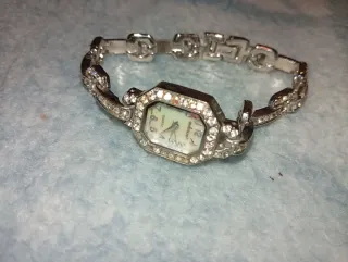 Reloj Avenue Octagonal Mujer