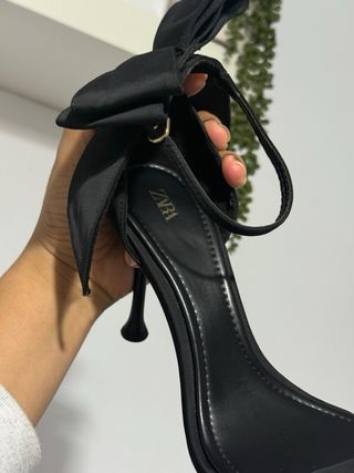 Tacones Zara Negros con Lazo