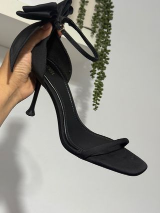 Tacones Zara Negros con Lazo