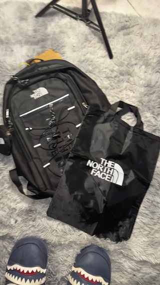Zaino The North Face nero nuovo con cartellino