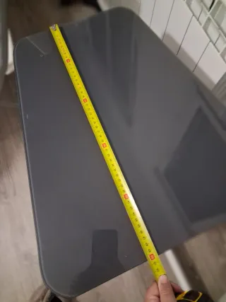 Mesa auxiliar cristal y metal gris