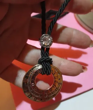 Collar con Anillas tricolor con Circonita.