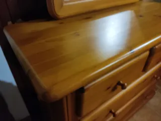 Cómoda y espejo de pino macizo