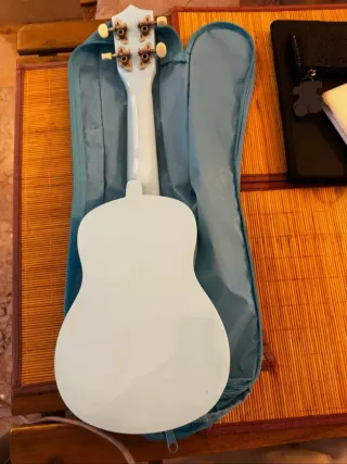 Ukelele soprano. 20 euros