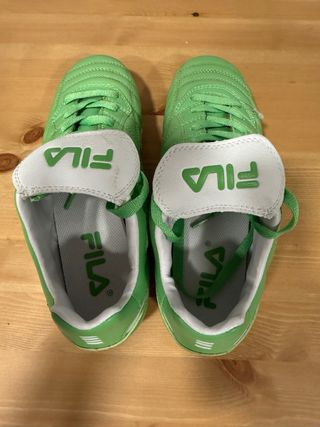 Botas de fútbol FILA Niño/a talla 38-MUY POCO USO