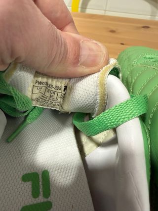 Botas de fútbol FILA Niño/a talla 38-MUY POCO USO