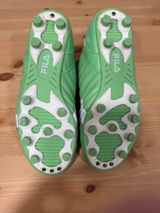 Botas de fútbol FILA Niño/a talla 38-MUY POCO USO