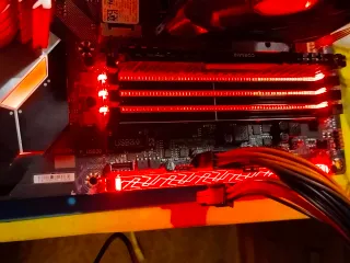 Gigabyte z370 aorus gaming 5 con wifi,"como nueva"