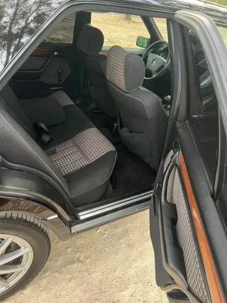 Mercedes-Benz 250 1996