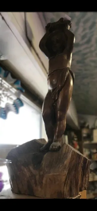 Colonna putto in legno