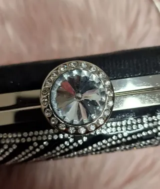Precioso Bolso de Fiesta con Pedrería.