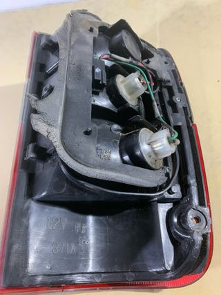 Piloto trasero izquierdo Opel Monterey (B) (M98)