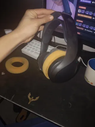 Cascos PS5 con almohadillas rotas