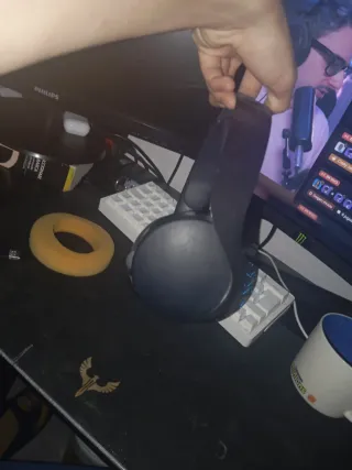 Cascos PS5 con almohadillas rotas