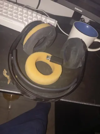 Cascos PS5 con almohadillas rotas