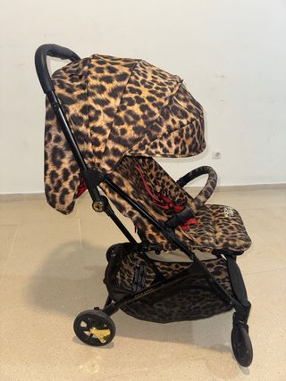 Silla de paseo con estampado de leopardo