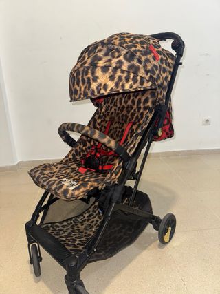 Silla de paseo con estampado de leopardo