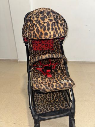 Silla de paseo con estampado de leopardo