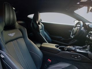 Aston Martin Vantage 4.0 V8