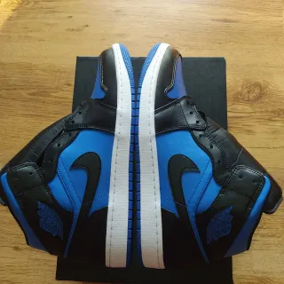 Air Jordan 1 Mid