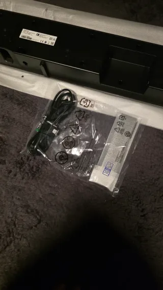 HW-B400F Barra de Sonido Samsung Negra