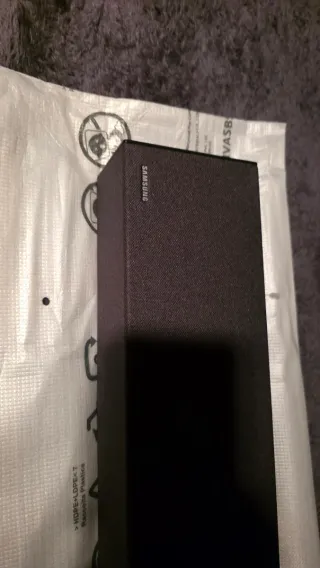 HW-B400F Barra de Sonido Samsung Negra